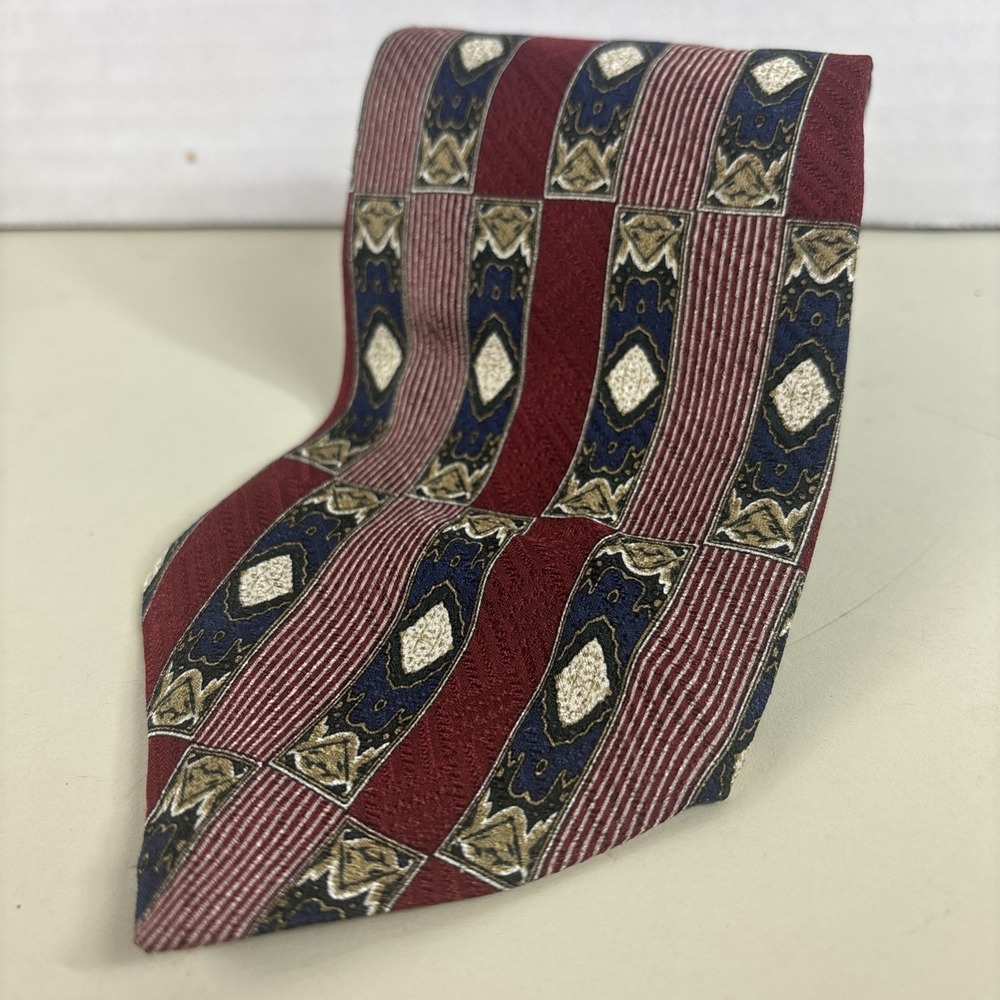100% Silk Necktie Red/White/Blue Geometric Tie 55x4 VTG SURREY USA Made 16484